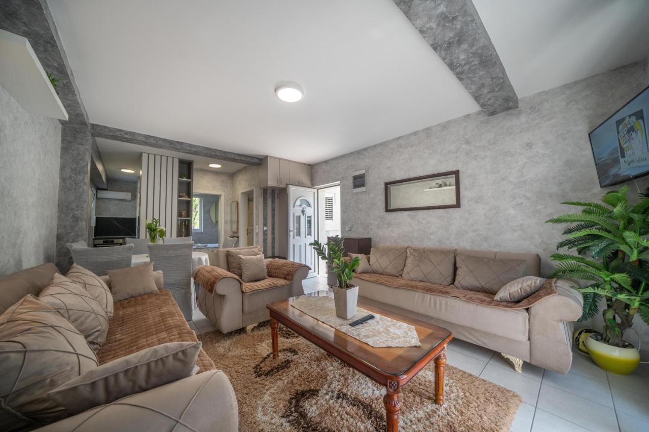 Apartman Anja ริซาน ภายนอก รูปภาพ
