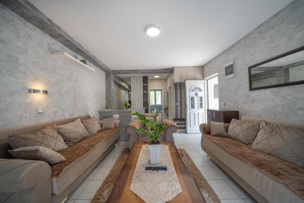 Apartman Anja ริซาน ภายนอก รูปภาพ